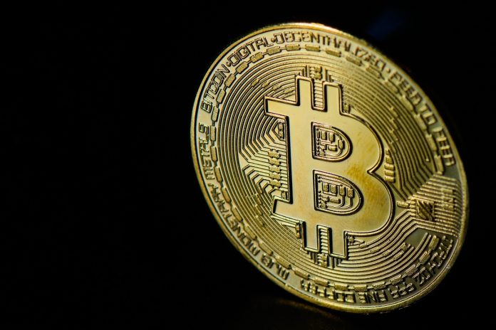 What’s Going On With Bitcoin And The Inventory Market? Analyst Breaks It Down