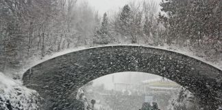 US Storm Smashes Bitcoin Mining Energy, Sending Hash Charges Tumbling