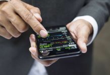 Crypto Regulation Heats Up As Coinbase CEO Helps CLARITY Act