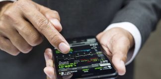 Crypto Regulation Heats Up As Coinbase CEO Helps CLARITY Act