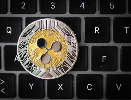 XRP Compression Peaks: Symmetrical Triangle Indicators Explosive Transfer Forward