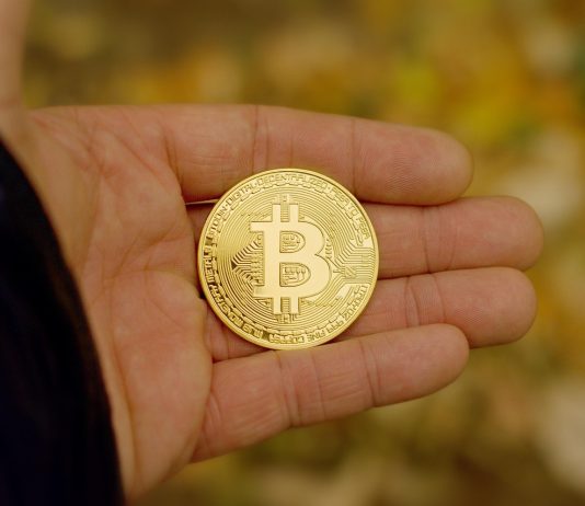 Bitcoin Value Breaks 14-Yr Help For The First Time In Historical past, Analyst Predicts $50,000 Goal