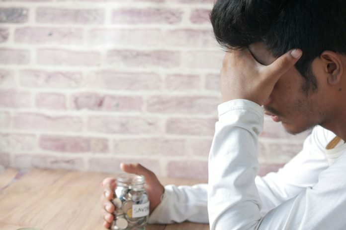 From Endurance To Frustration: Ethereum Social Sentiment Collapses As Value Retests $2,100 From Endurance To Frustration: Ethereum Social Sentiment Collapses As Value Retests $2,100